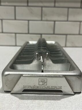 Vintage Frigidaire Ice Cube Tray Aluminum Metal 20 Cube